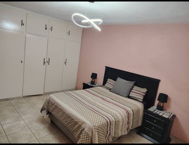 2 BEDROOM APARTMENT FOR SALE IN HALFWAY HOUSE